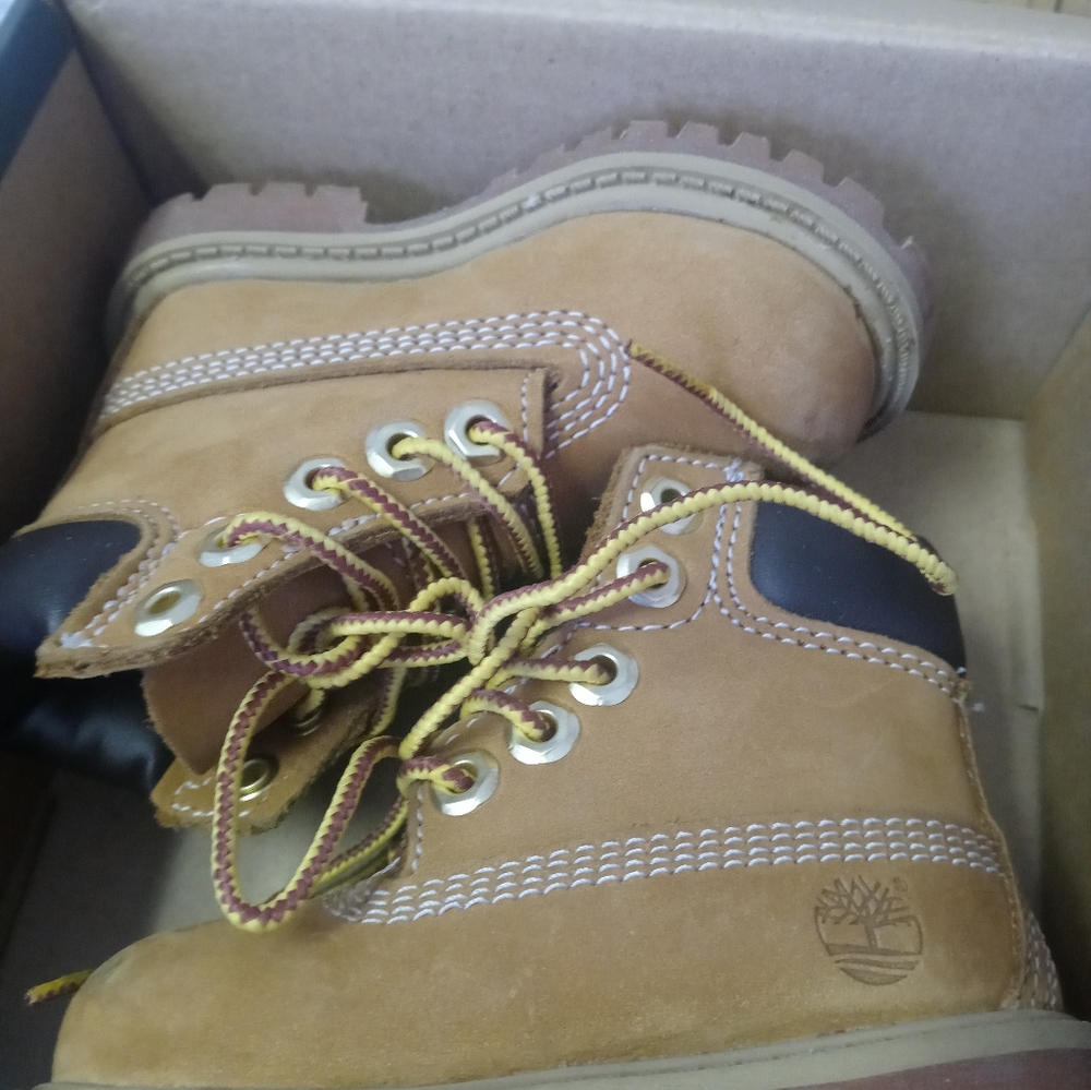 Timberland Brown Leather Boots with Yellow Laces